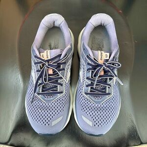 Brooks Ghost women’s size 7.5